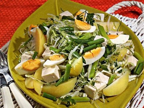 Овощной салат с арахисом