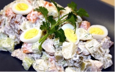 Салат с копченой курицей