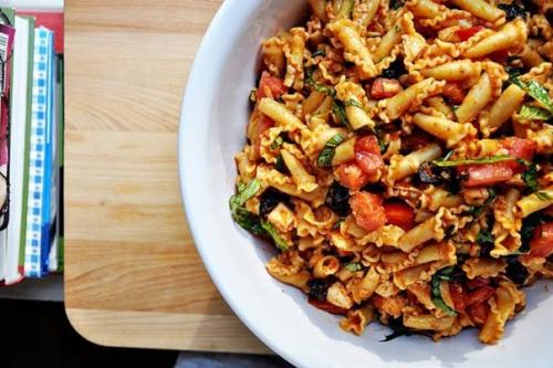 салат с сыром и макаронами