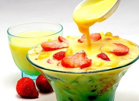 Фрукты с лимонным кремом 