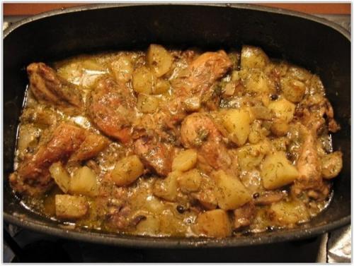 курица с картошкой в горшочке
