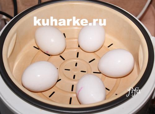 яйца на пару в мультиварке
