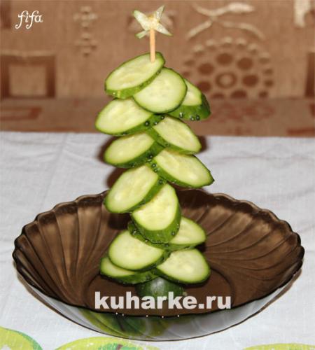 елка из огурцов